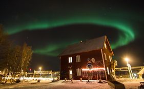 Abisko Net Hostel & Huskies